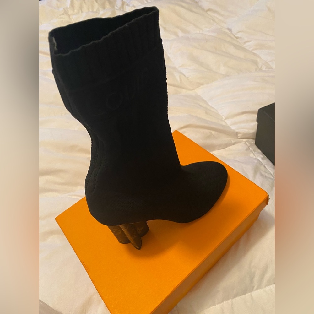 LV boots not authentic brand new